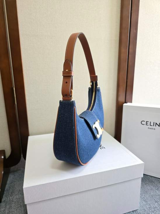 Picture of Celine Handbags _SKUfw225666516fw